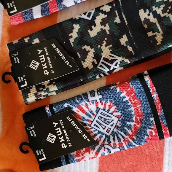 3 Pairs PKWY Dwyane Wade Classic Crew Socks - Picture 2 of 5
